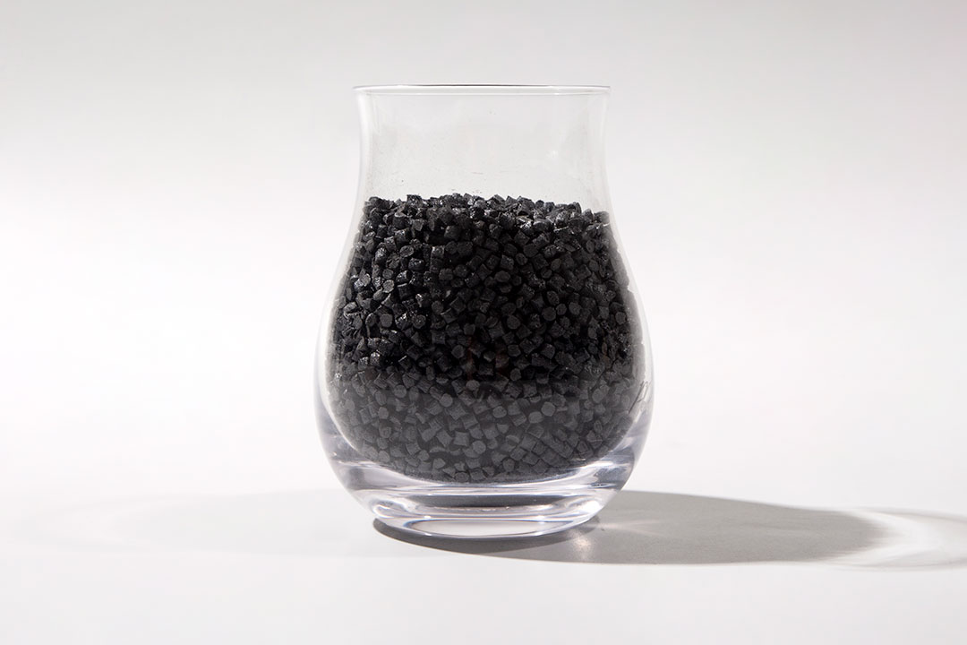 200度高溫氟塑料的優(yōu)點！